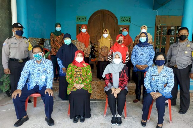 Kunjungan Kerja Ketua TP PKK Kab Klaten dan Ketua Dewan Kerajinan Nasional Daerah (Dekranasda) Kab Klaten dengan tema Bangkitkan UMKM ditengah Pandemi Covid-19, Wujudkan Klaten maju, Mandiri & Sejahtera, 17 Maret 2021