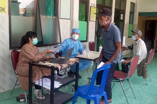 Pemantauan pelaksanaan vaksin di puskesmas I wonosari, 24 Maret 2021