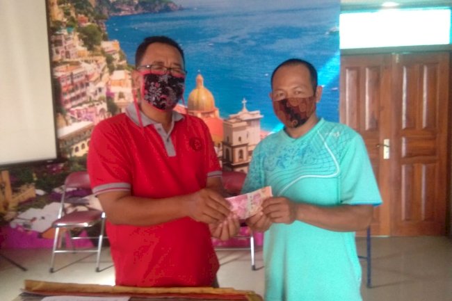 Camat Wonosari melakukan monitoring pembagian BLT DD di Desa Bulan dan Ngreden, 28 Mei 2021