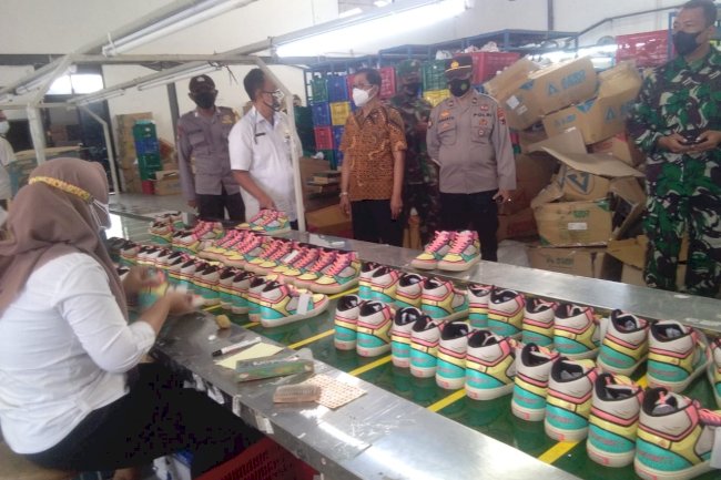 Monitoring 14 Jul 2021 ke : Pabrik cat gunting PT. ETWO KOMINDO SOLO, Pabrik garmen kingkang PT Prospekta Garmindo, Pabrik sepatu depan SMP 1, PT Adco Pakis Mas