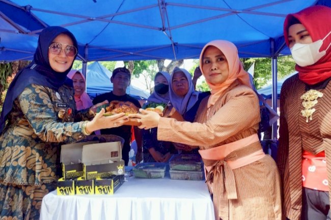 Kecamatan Wonosari mengikuti Bazar UMKM dan senam bersama, dalam rangka memperingati Hari Jadi Kabupaten Klaten ke 218 dan HUT kemerdekaan RI ke 77, 22 Juli 2022