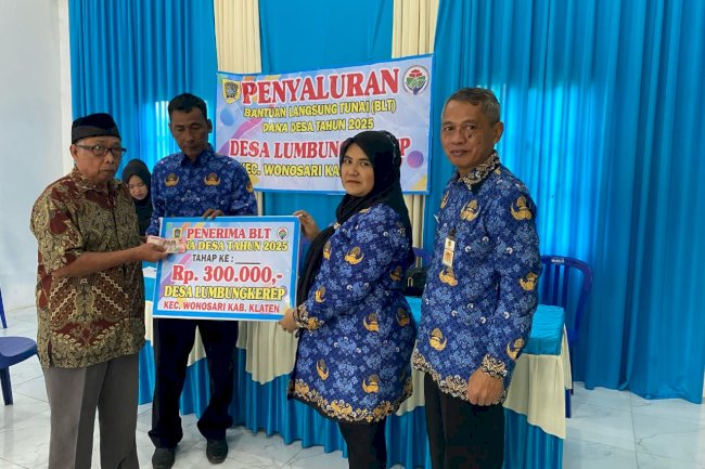 Camat Pantau Penyaluran BLT‑DD di Desa Lumbungkerep