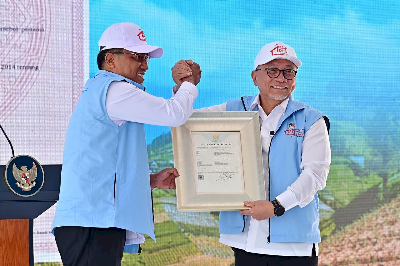 Presiden Prabowo  Resmikan 80.081 Kopdes Merah Putih di Desa Bentangan, Wonosari, Klaten